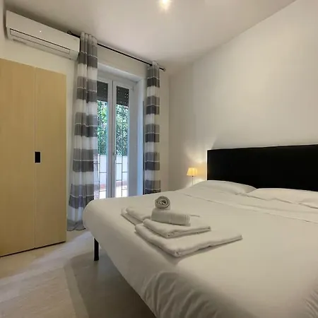 Spacious And Bright Rome