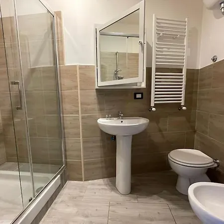 Spacious And Bright Апартаменты