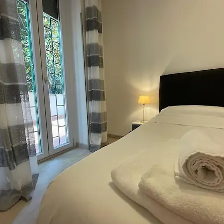 Spacious And Bright Apartment *