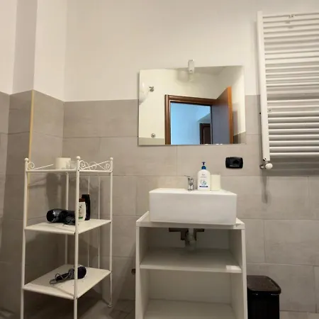 Апартаменты Spacious And Bright Рим