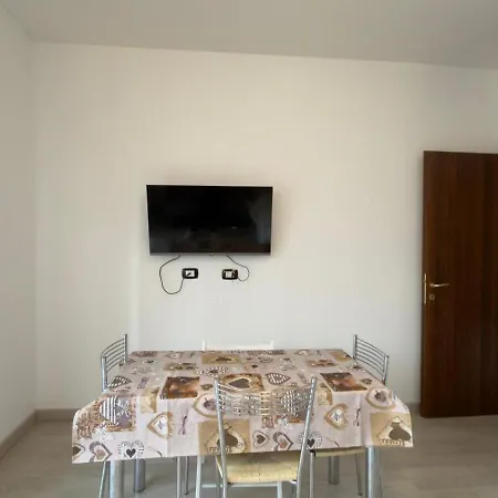 Spacious And Bright Апартаменты Рим