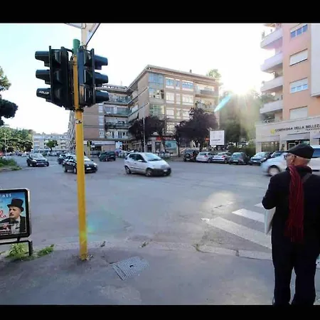 Spacious And Bright *