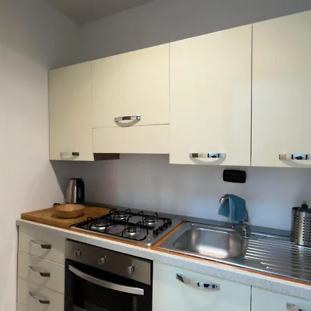 Spacious And Bright Rom